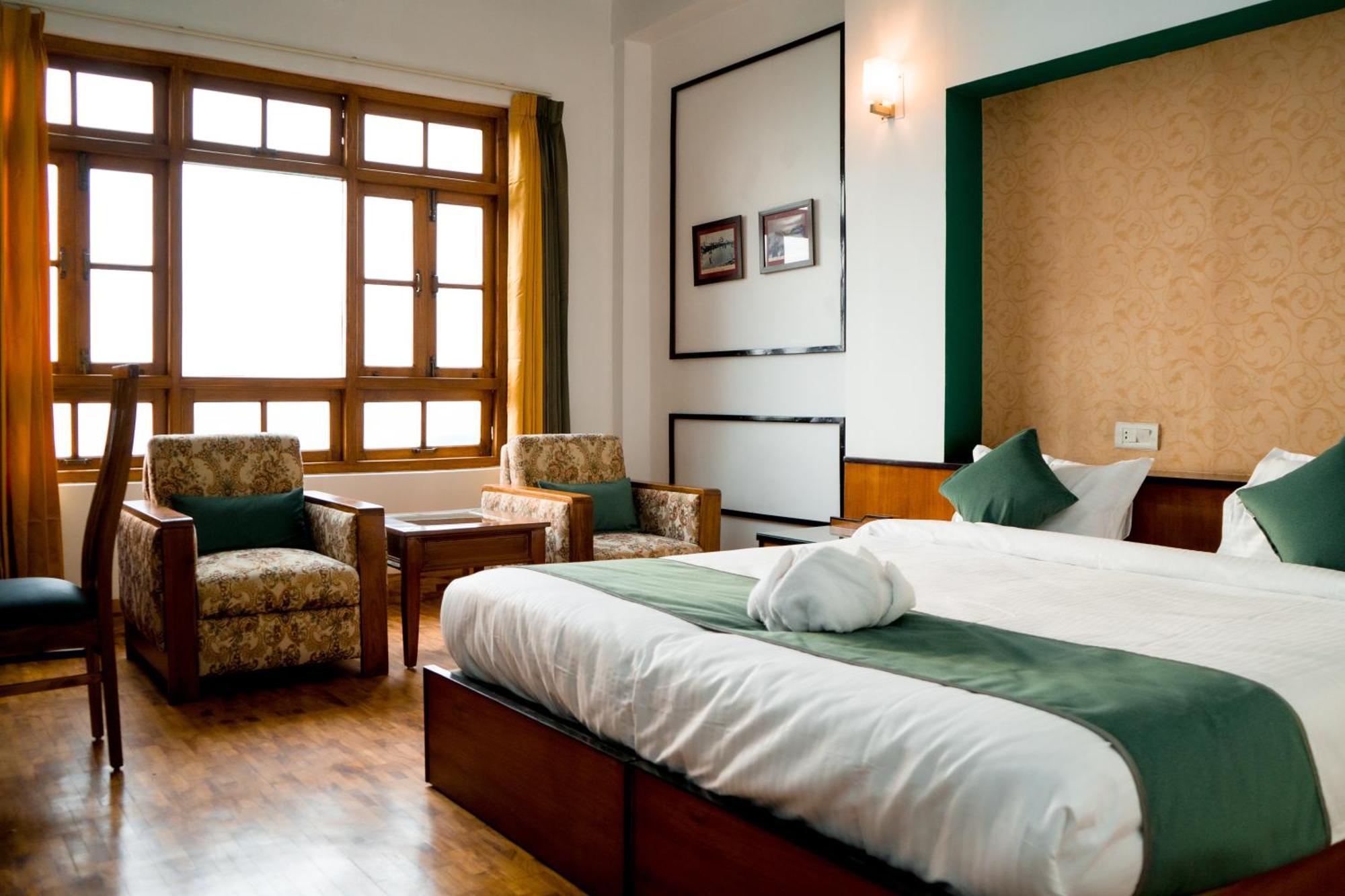 Отель Tashi Palace Гангток Экстерьер фото