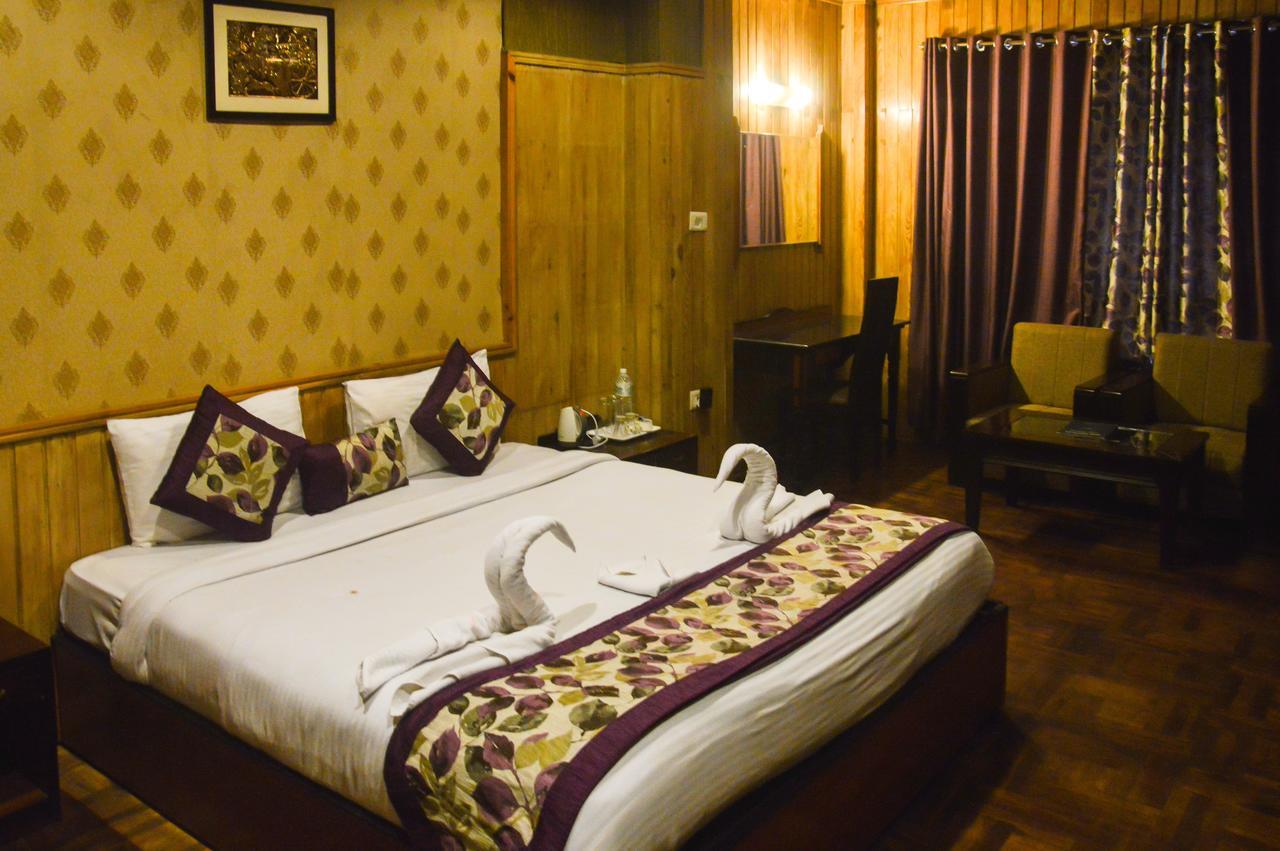 Отель Tashi Palace Гангток Экстерьер фото